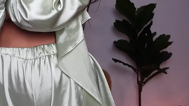 NinaCrystal1 online show from 11-14-25, 08:51