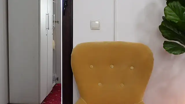 NinaCrystal1 online show from 09-13-25, 06:35