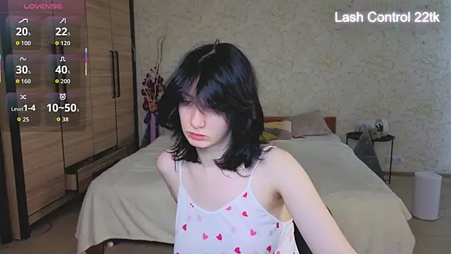 JulisSweet online show from 04-19-26, 06:25