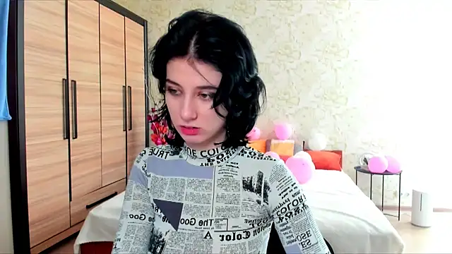 Snapshot of JulisSweet chatting on 02-26-25, 07:23 JulisSweet online show from 02-26-25, 07:23