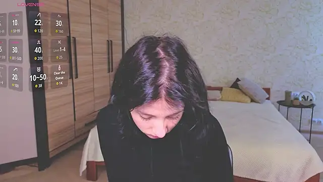 Snapshot of JulisSweet chatting on 10-10-25, 06:47 JulisSweet online show from 10-10-25, 06:47
