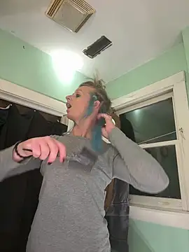 Cutetrans90 online show from 12-21-25, 12:24