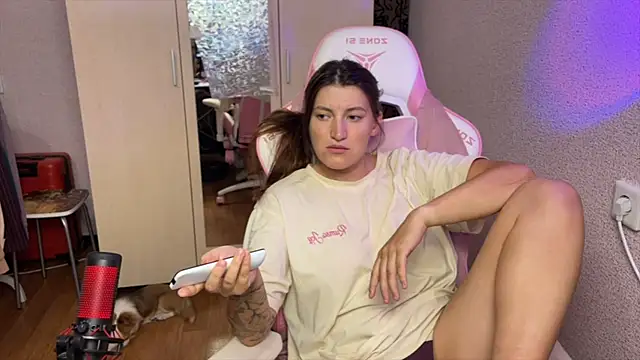 Snapshot of Katrin__kiss chatting on 07-19-26, 06:04 Katrin kiss online show from 07-19-26, 06:04