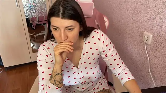 Katrin  kiss online show from 03-08-26, 10:40