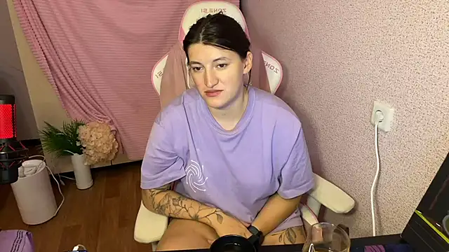 Katrin  kiss online show from 11-21-25, 04:39