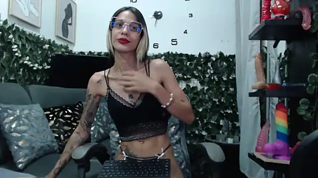 natasha squirt28 online show from 05-17-26, 12:43