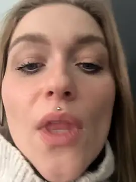 Snapshot of Goldloeckchen159 chatting on 02-22-26, 01:35 Goldloeckchen159 online show from 02-22-26, 01:35