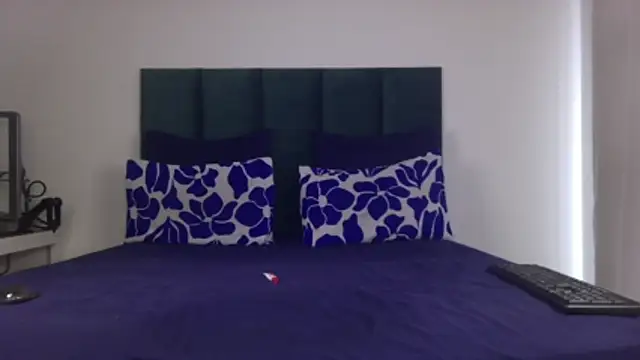 THROATGOATxo online show from 12-22-25, 07:30