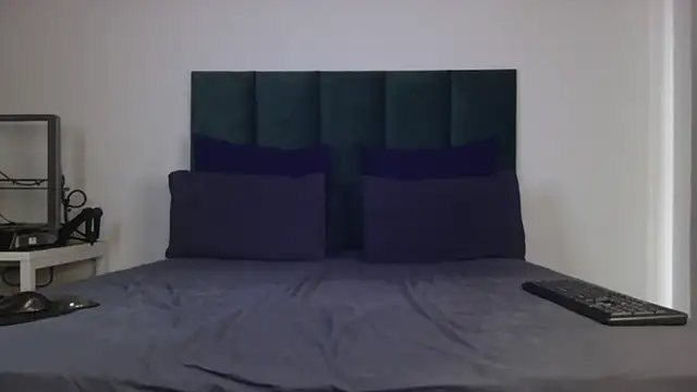 THROATGOATxo online show from 11-17-25, 06:17