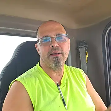 KrazyLegz online show from 10-17-25, 08:43