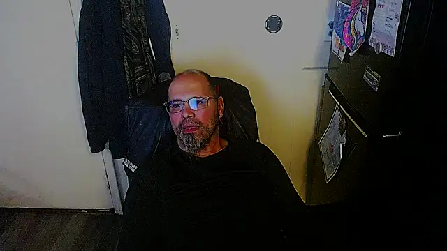 KrazyLegz online show from 11-08-25, 05:05