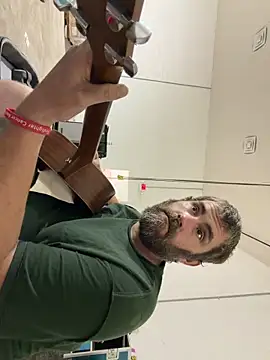 Snapshot of bigJohnson223 chatting on 03-09-26, 04:43 bigJohnson223 online show from 03-09-26, 04:43