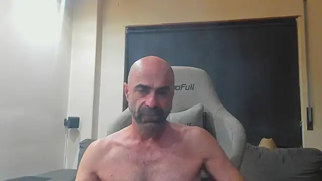 Bicopflirt online show from 10-29-25, 01:04