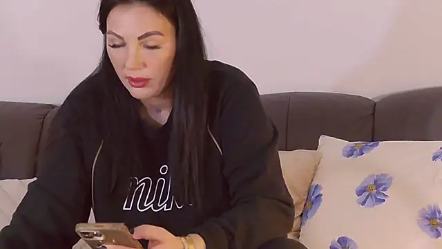 ReiyaRey online show from 11-06-25, 10:58