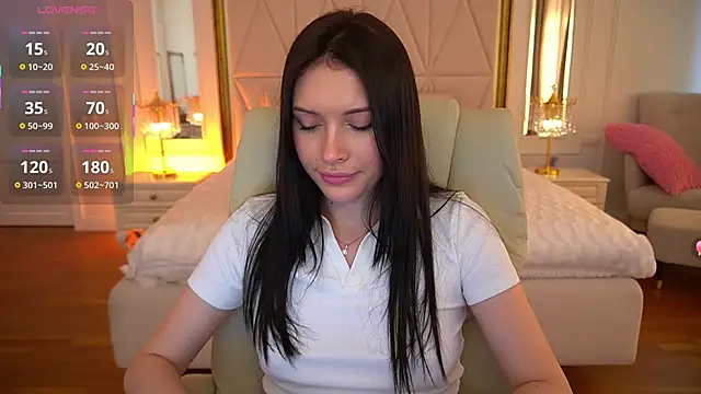 Snapshot of MilaSecrett chatting on 05-25-26, 06:34 MilaSecrett online show from 05-25-26, 06:34