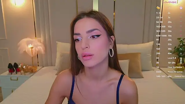 BellaHalles online show from 12-15-25, 05:24