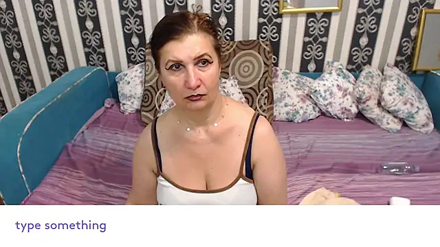 Snapshot of JennaMature chatting on 03-22-25, 05:06 JennaMature online show from 03-22-25, 05:06