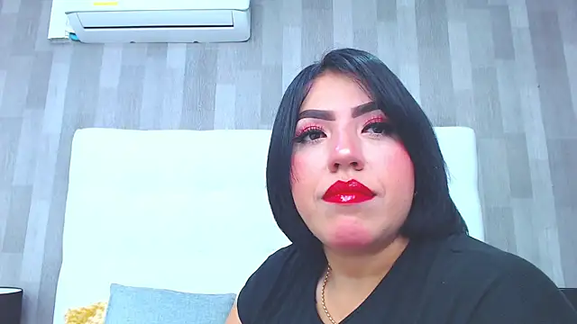 Snapshot of LeahMillerr chatting on 01-29-25, 12:45 LeahMillerr online show from 01-29-25, 12:45