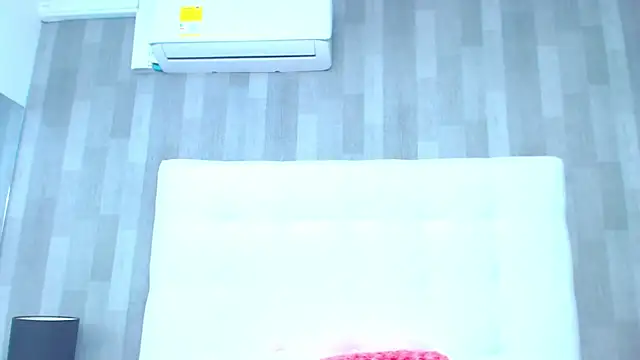 Snapshot of LeahMillerr chatting on 03-19-25, 12:23 LeahMillerr online show from 03-19-25, 12:23