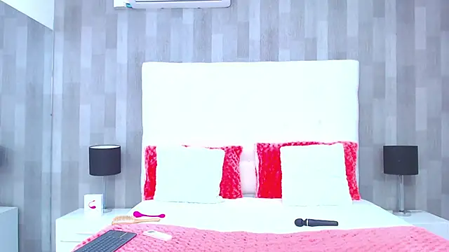 Snapshot of LeahMillerr chatting on 01-30-25, 03:19 LeahMillerr online show from 01-30-25, 03:19