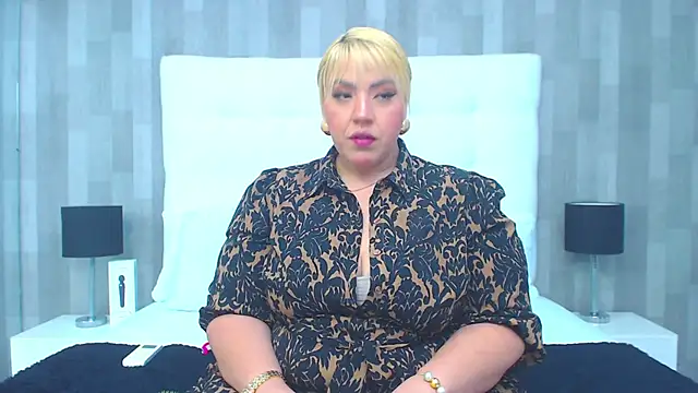 LeahMillerr online show from 01-06-26, 01:15