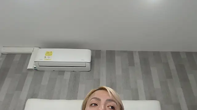 LeahMillerr online show from 02-10-26, 12:37