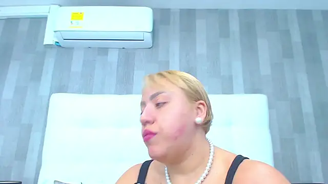 LeahMillerr online show from 12-03-25, 01:32