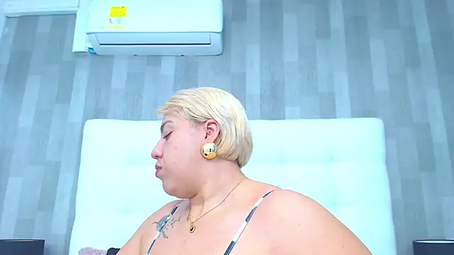 LeahMillerr online show from 01-15-26, 12:19