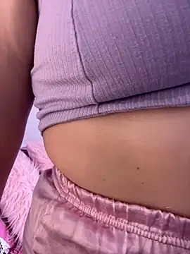 Snapshot of solecito_22 chatting on 03-01-25, 01:43 solecito 22 online show from 03-01-25, 01:43