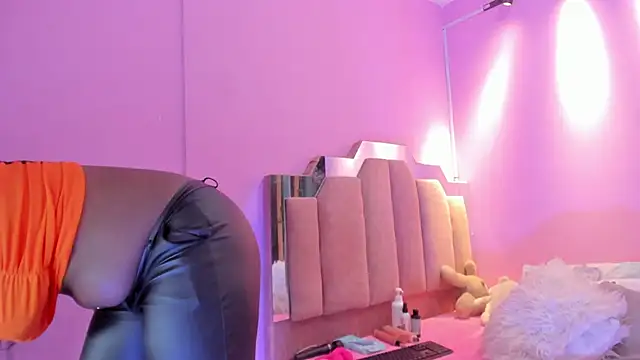 LoveQueen2 online show from 11-26-25, 12:27