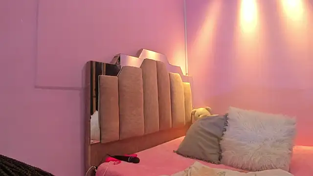 LoveQueen2 online show from 11-13-25, 12:09