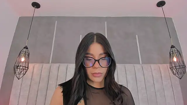 emelie 89 online show from 11-23-25, 07:46