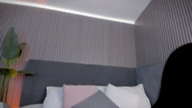 emelie 89 online show from 04-28-26, 12:20