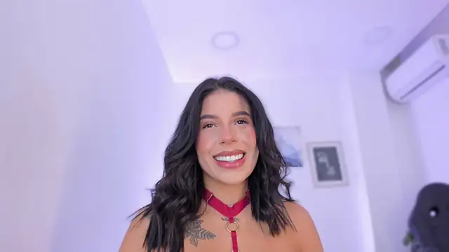 emelie 89 online show from 10-18-25, 11:45