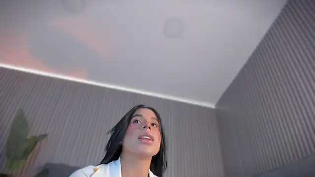 emelie 89 online show from 05-13-26, 10:11