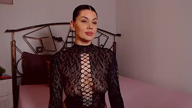 YvonneEverlee online show from 04-03-26, 07:42