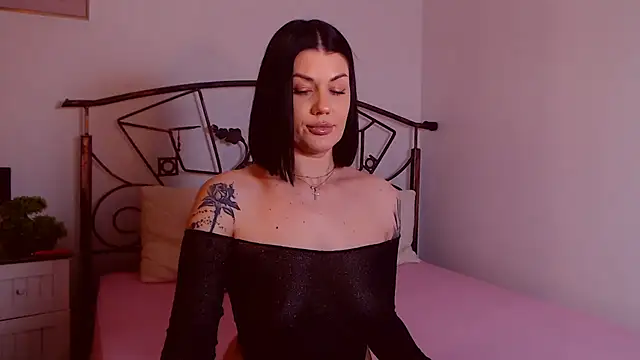 YvonneEverlee online show from 02-23-26, 09:04