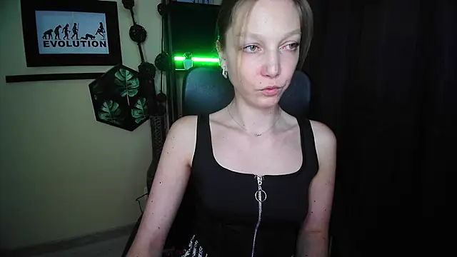 EmillyPlay online show from 04-29-26, 05:30