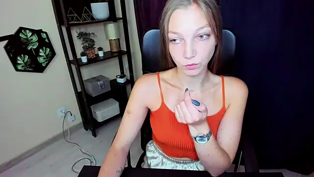 Snapshot of EmillyPlay chatting on 09-09-25, 07:51 EmillyPlay online show from 09-09-25, 07:51