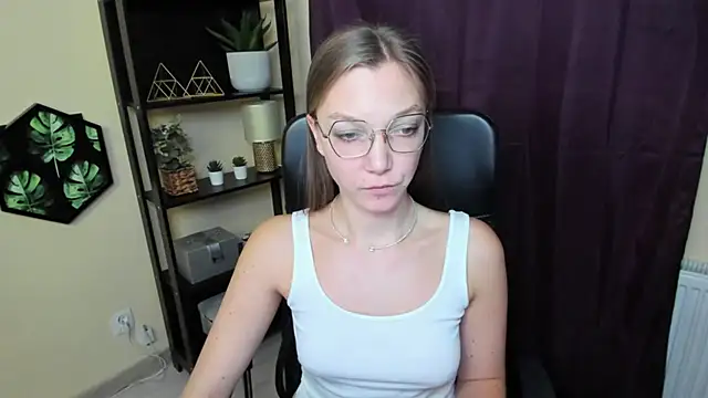 Snapshot of EmillyPlay chatting on 03-12-25, 08:09 EmillyPlay online show from 03-12-25, 08:09