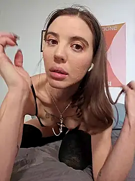 licoricepizza online show from 10-13-25, 09:55