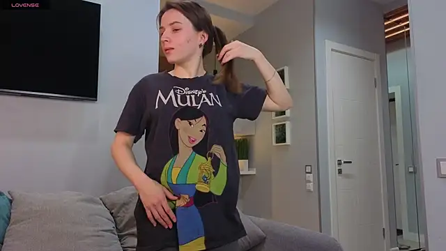 DonnaBurkee online show from 11-12-25, 04:05