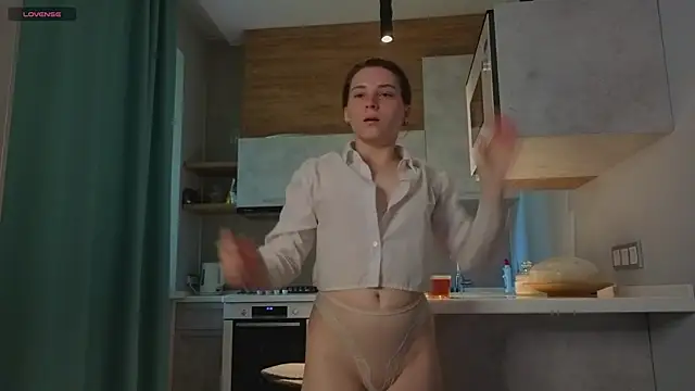 DonnaBurkee online show from 06-19-26, 04:18