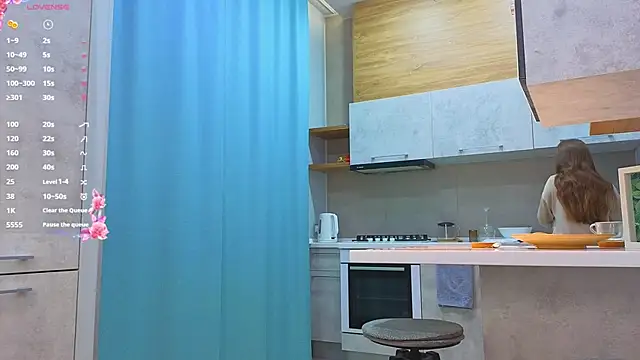 DonnaBurkee online show from 12-17-25, 04:39