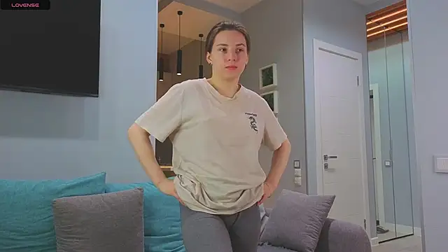 DonnaBurkee online show from 10-29-25, 04:33