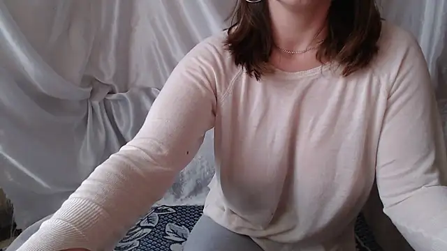 Burberrry  online show from 05-08-26, 04:05