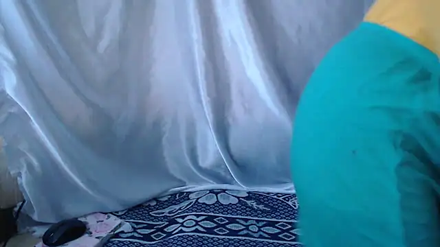 Burberrry  online show from 04-02-26, 05:25