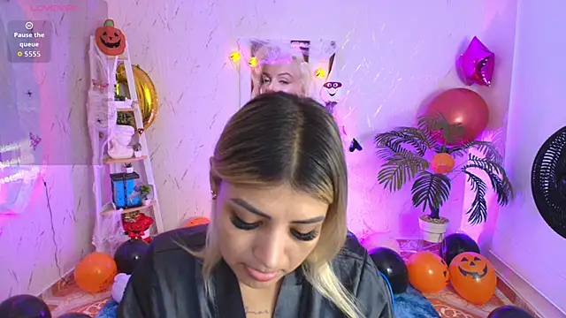 SALOOMEE   online show from 10-15-25, 11:07