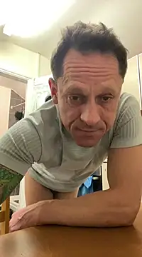 Snapshot of Yourhotboy_42 chatting on 03-06-25, 07:10 Yourhotboy 42 online show from 03-06-25, 07:10