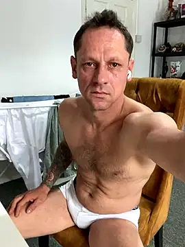 Snapshot of Yourhotboy_42 chatting on 10-11-25, 11:00 Yourhotboy 42 online show from 10-11-25, 11:00